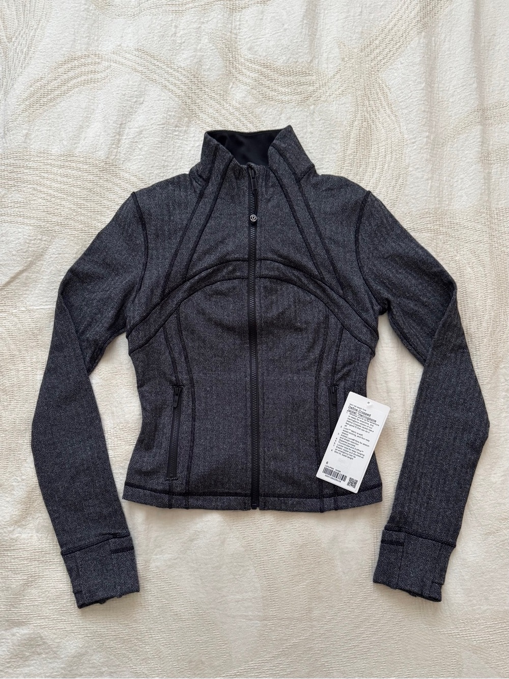 Brand New lululemon Herringbone Define Cropped Jacket - Size 6